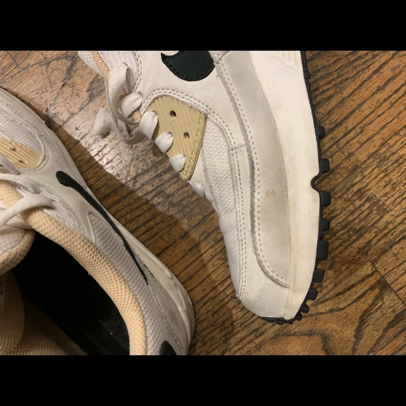 Gently Used Nike Air Max Sneakers - Picture 4 of 5